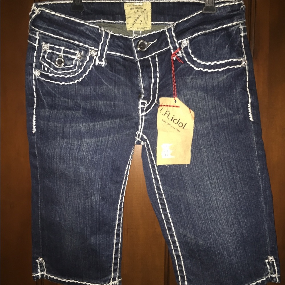 Woman jean shorts size 7